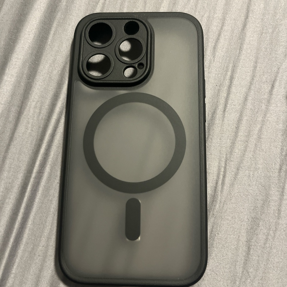 Sleek Black Phone Case with MagSafe Compatibility